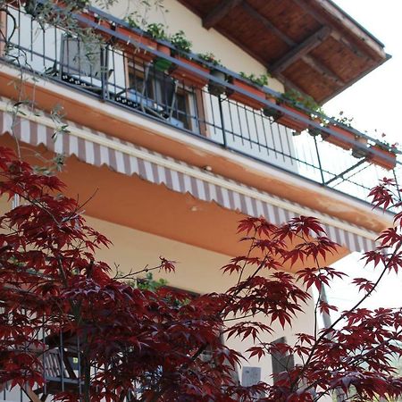 Casa Ines Fronte Lago Aparthotel Brenzone sul Garda Kültér fotó