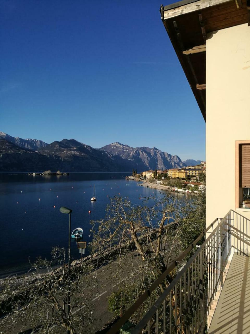 Casa Ines Fronte Lago Aparthotel Brenzone sul Garda Kültér fotó